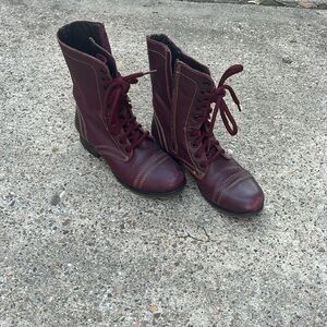 Steve madden maroon boots